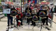 20231203 BCB Xmas Busking Asda Keighley-01c