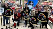 20231203 BCB Xmas Busking Asda Keighley-03c