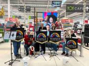 20231210 BCB Xmas Busking Asda Keighley-05c