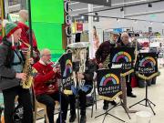 BCB Busking Asda Keighley 18 Dec 2022-02